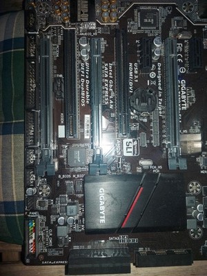 Das abgebildete Mainboard ist ein GIGABYTE GA-H170-Gaming 3. Da dieses Modell be