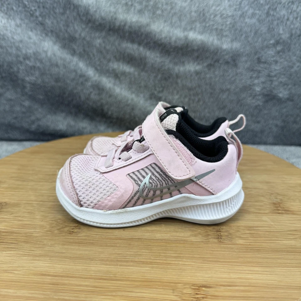 Nike Downshifter 10 Zapatos para Niños Pequeños Rosa Plata Niñas Talla 5C Gancho Lazo CZ3967-605 Foto 3 de 4