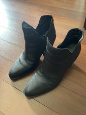 Women s Crown Vintage Stavie Bootie Black Leather Size 8.0 M. Worn Once