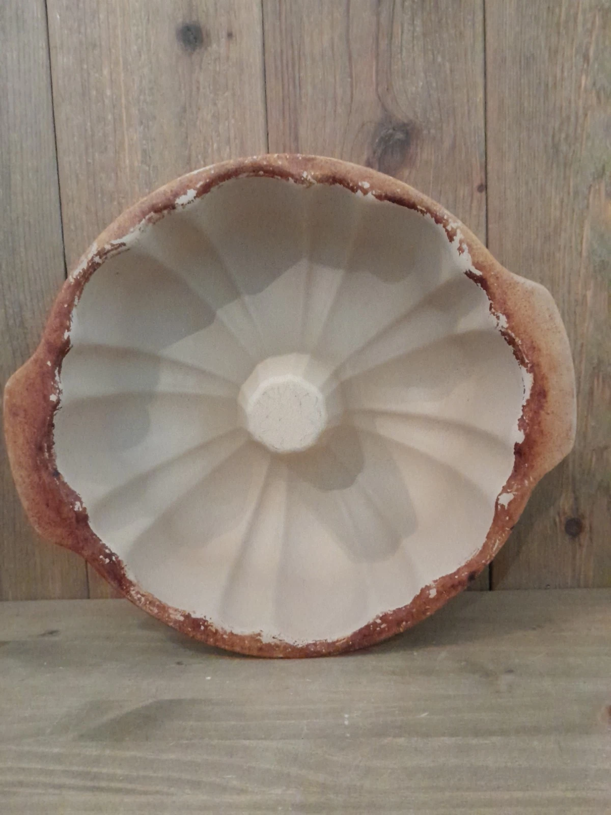 Pampered Chef Family Heritage Stoneware Fluted Bundt Cake Pan Stone Seasoned