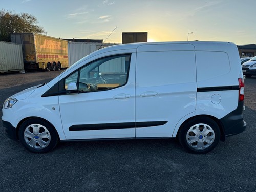 2017 Ford Transit Courier Trend 1.5tdci no VAT - Picture 2 of 18