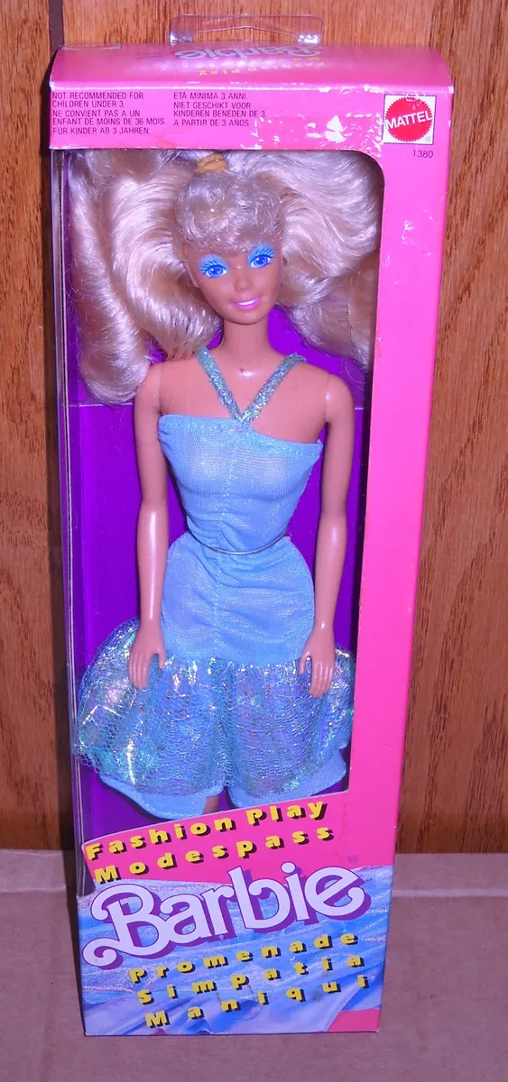 Boneca Barbie Antiga Original Da Mattel Com Linda Roupa Coleção