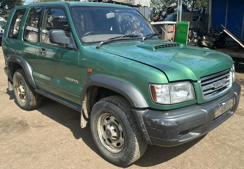 1998 ISUZU TROOPER DT SWB 3.0 DIESEL MANUAL BREAKING WHOLE CAR FOR PARTS NOW! - Image 3 of 4