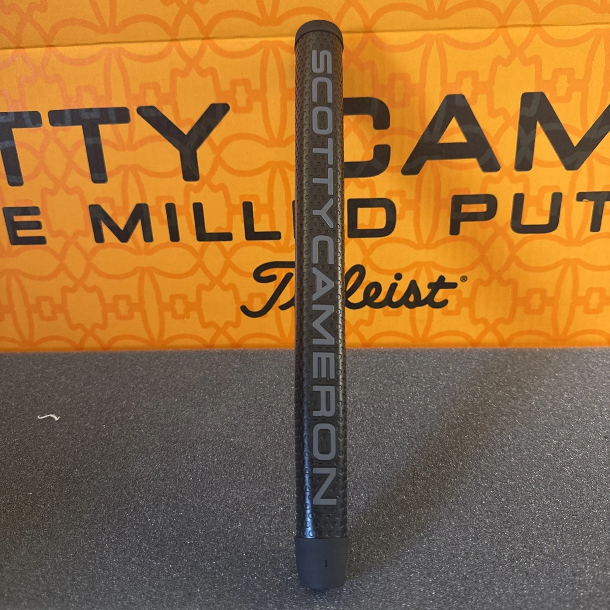 Scotty Cameron Matador LE New Grey Oversize Golf Putter Grip 3507623 – Clarkes Golf