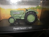 1:43 Ixo / Hachette Traktor Fendt Favorit 1 1957 In VP