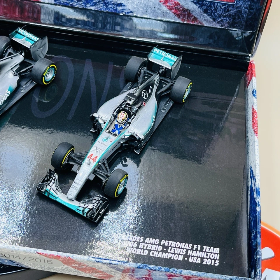 Minichamps 1/43 Lewis Hamilton 3 Set World Champion 2008 2014 2015 412081415 - Image 4 of 4