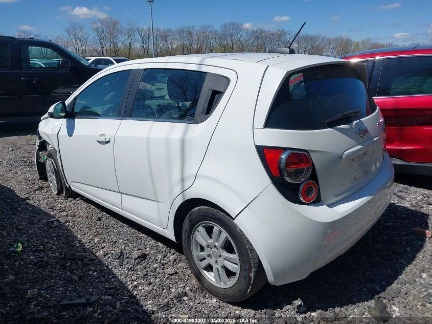 2016 Chevrolet Sonic Air Cleaner 1.8L Used OEM 86000 Miles - Stock #090152 — 第 3/4 张图片