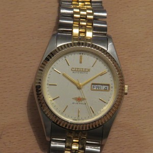citizen p8200