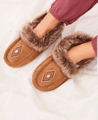 tipi moccasin