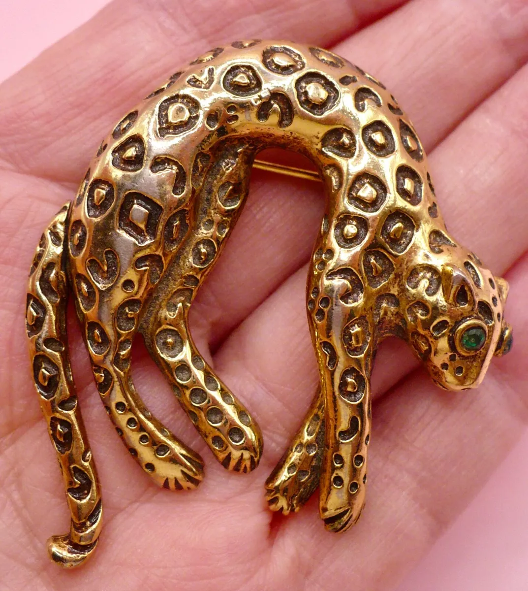 Vintage Gold Tone w Green Crystal Leopard Cheetah Brooch Pin