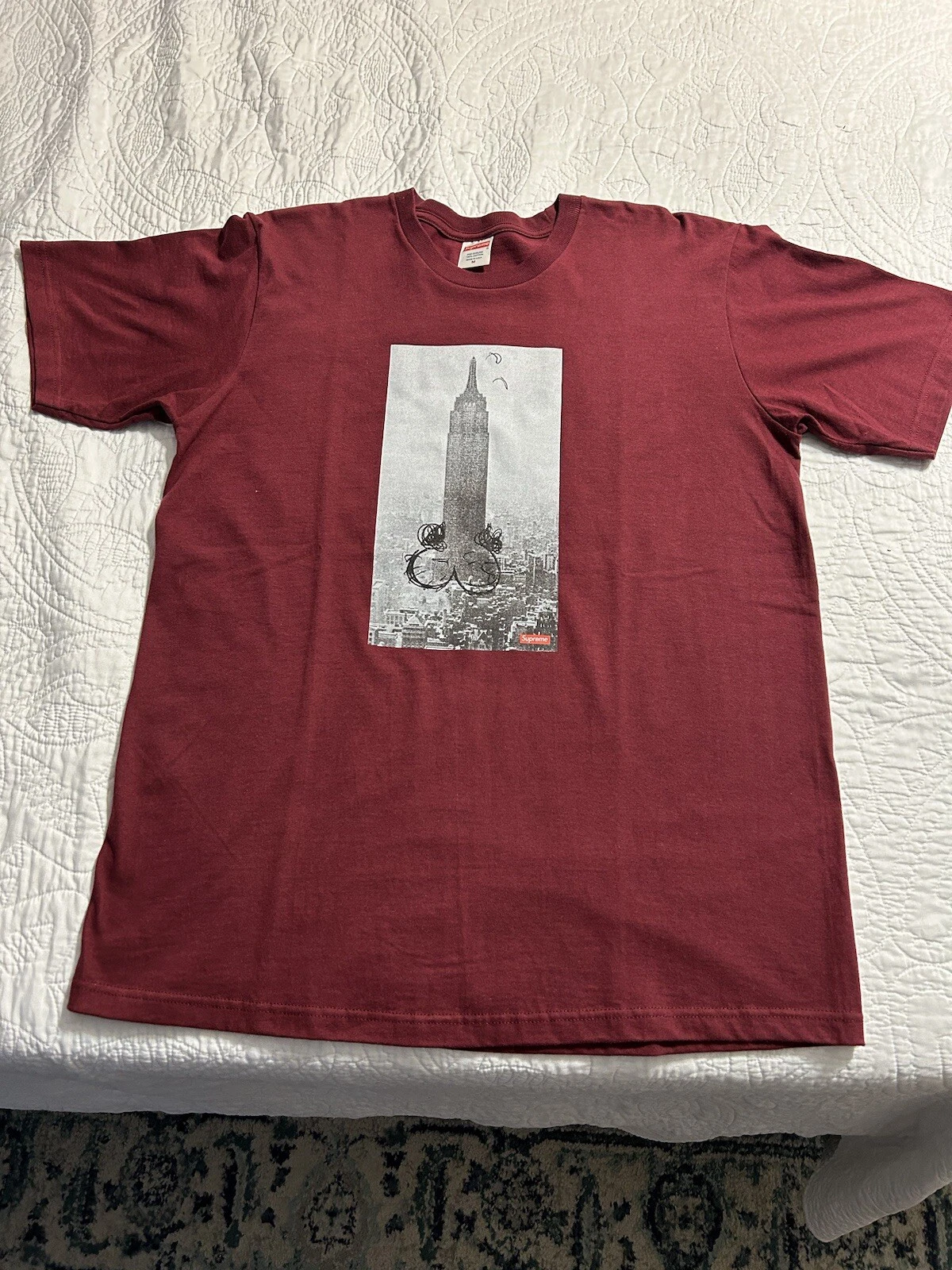 Tee shirt Supreme Mike Kelly Tour Eiffel bordeaux moyen
