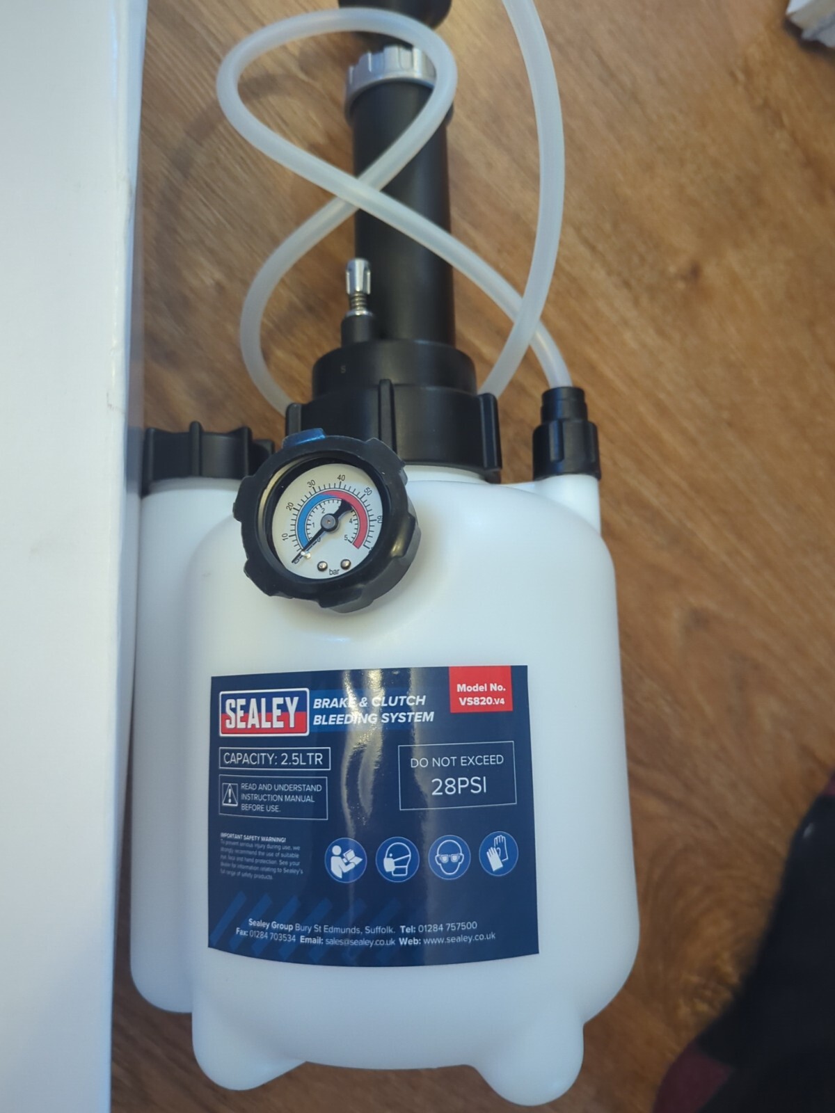 Sealey Car Brake & Clutch Bleeding System Kit Bleed Tool 2.5L Fill Pump