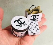 BLACK & WHITE DESIGNER HAT BOX SET  ~ DOLLHOUSE MINIATURE