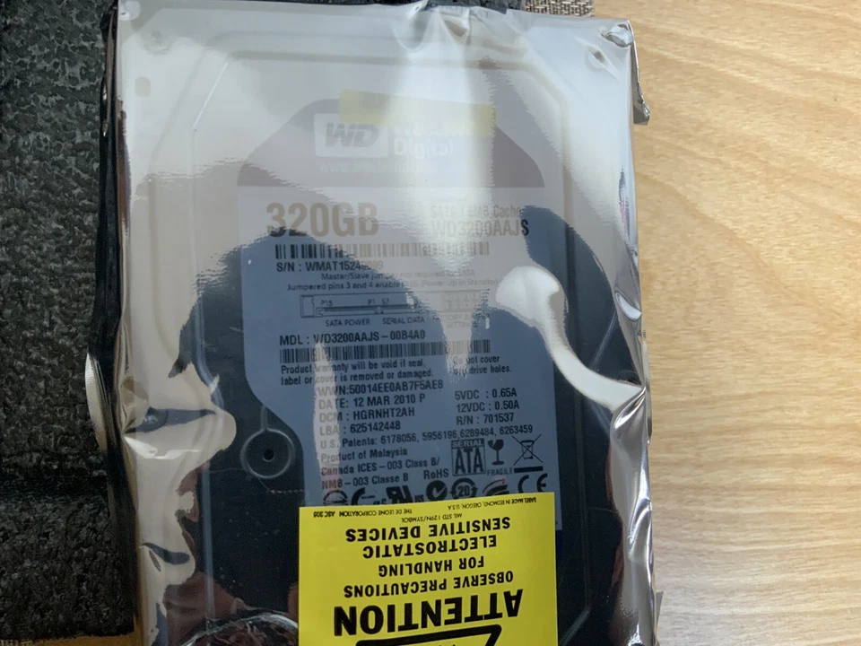 NEW OLD STOCK WESTERN DIGITAL WD3200AAJS-00B4AO 320GB SATA / 8MB HARD DRIVE - Image 3 of 3