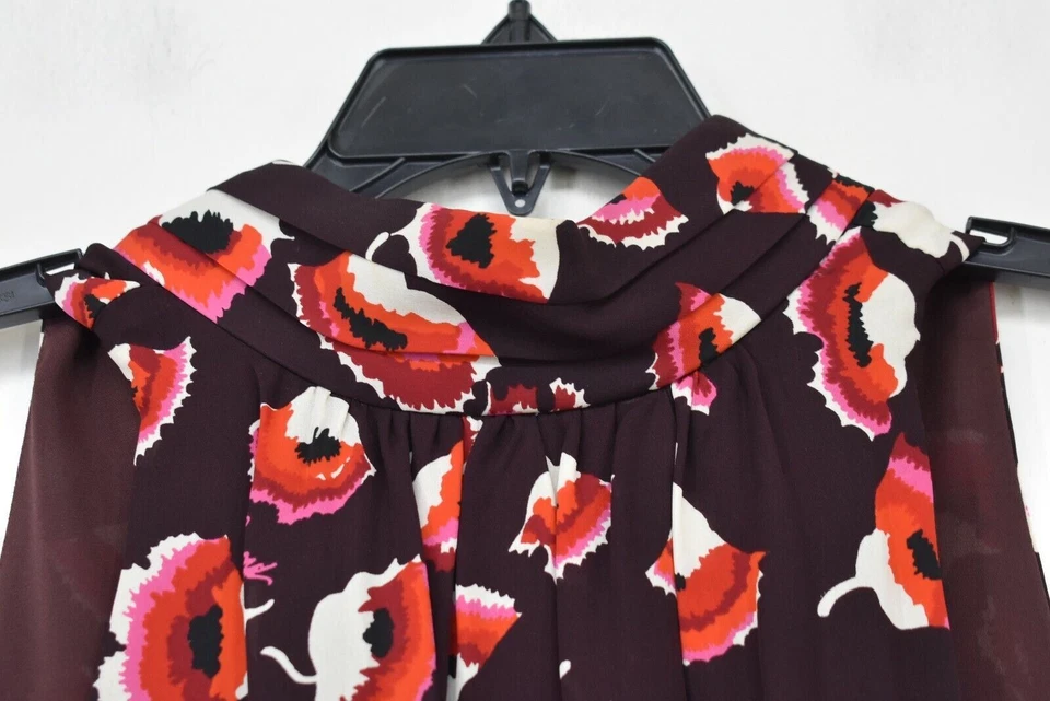 Camiseta sin mangas Milly para mujer multicolor floral con cuello atado sin mangas plisado frontal 4 Foto 3 de 4