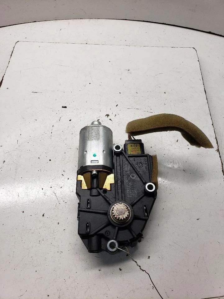 Motor de teto Mazda 3 2007 1383228 - Imagem 2 de 4