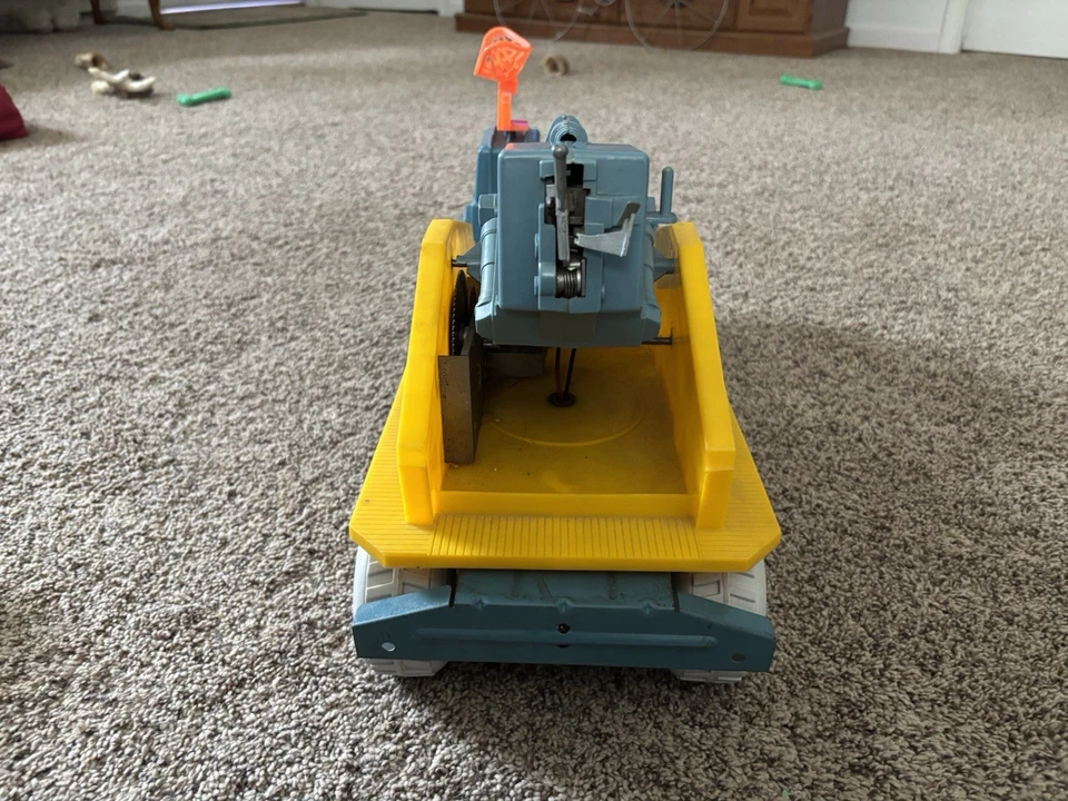 Marx Big Shot Mobile Missile Unit 1960's complete with rockets - Image 2 of 4