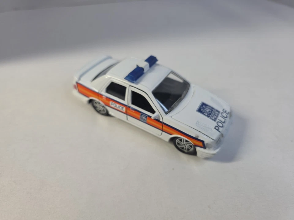 Corgi 91870 Metropolitan Police Ford Sierra Sapphire RS Cosworth AW889 - Image 2 of 4