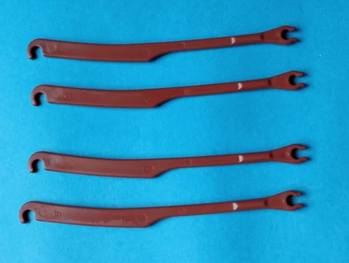 Playmobil Western - 4 brown-red harnesses for trolley hitch, stagecoach