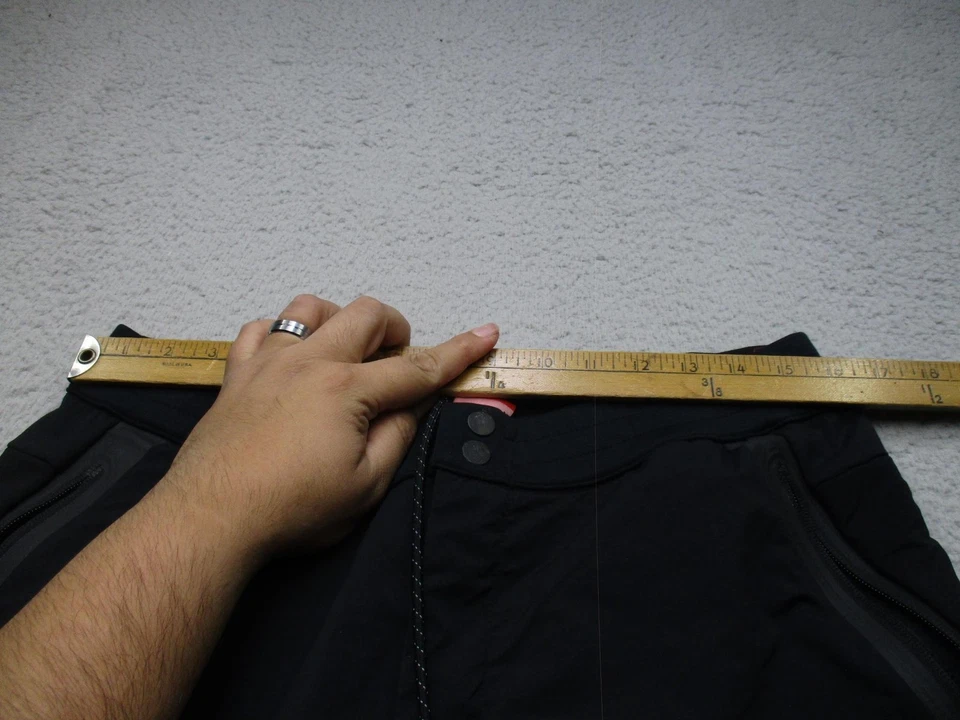 Pantalones deportivos Nike Tech polar para hombre grandes negros con cremallera bolsillos con puños Foto 3 de 4