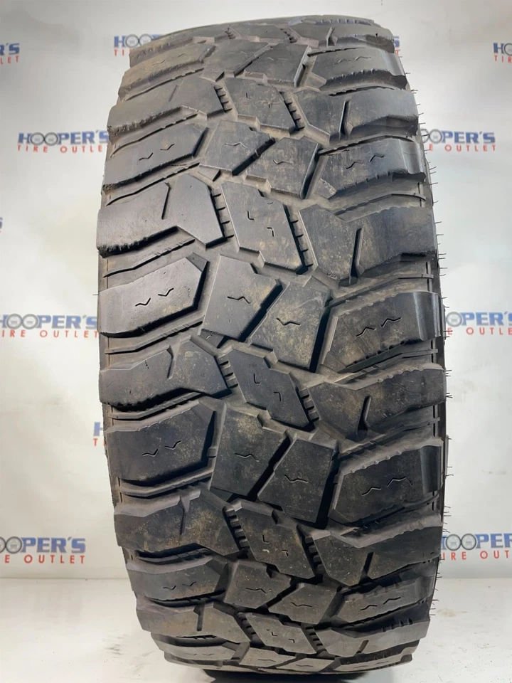 Juego de 2 neumáticos usados Cooper Discoverer STT Pro LT295/65R20 129/126Q calidad 8/32 Foto 3 de 4