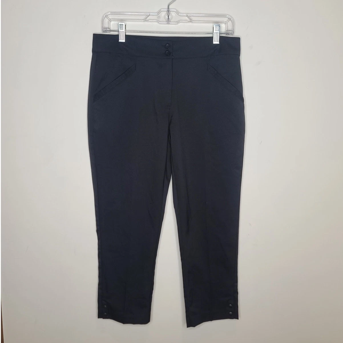 Lady Pinseeker Golf black flat front capri pants with button details- 6
Opens in a new window or tab