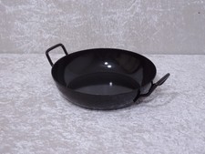 jU4vAK - Metall Design Pfanne mit Griffen - Vintage - Schwarz - 20,5 cm