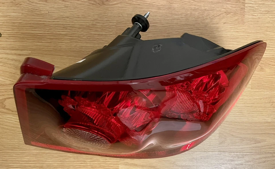  Luz trasera derecha Dodge Avenger 2011 2012 2013 2014 Mopar OEM  Foto 2 de 4