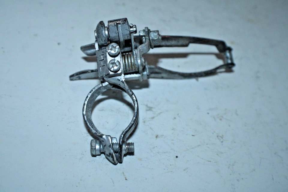 Desviador MTB triple delantero vintage 28,6 mm abrazadera superior-tirón plateado ¡Envío a EE. UU.! Foto 4 de 4