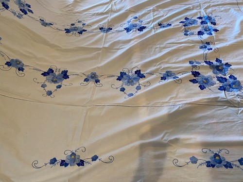 Mantel de colección bordado azul con flores con 9 servilletas - Imagen 2 de 4