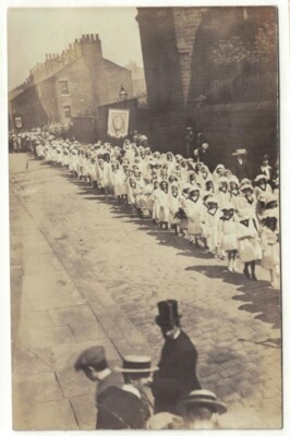 Echt Foto AK Pfingstumzug Oldham 1915 Sozialgeschichte Kinder