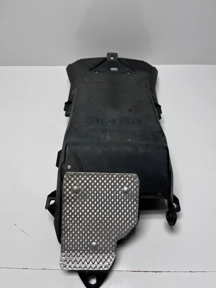 Carenado trasero APRILIA RSV4 TUONO V4R APRC ABS 2010-2015 858836 Foto 2 de 4