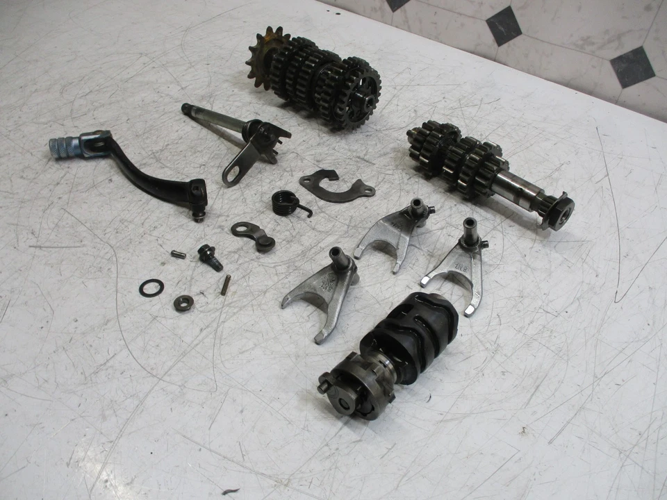 Yamaha yz250f yz 250 f 2004 04 transmisión engranajes horquillas palanca de cambios. Foto 2 de 4