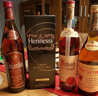 4 FL. WEINBRAND & 1 FL. BACARDI RAZZ NEU, KEIN VERSAND NUR ABHOLUNG