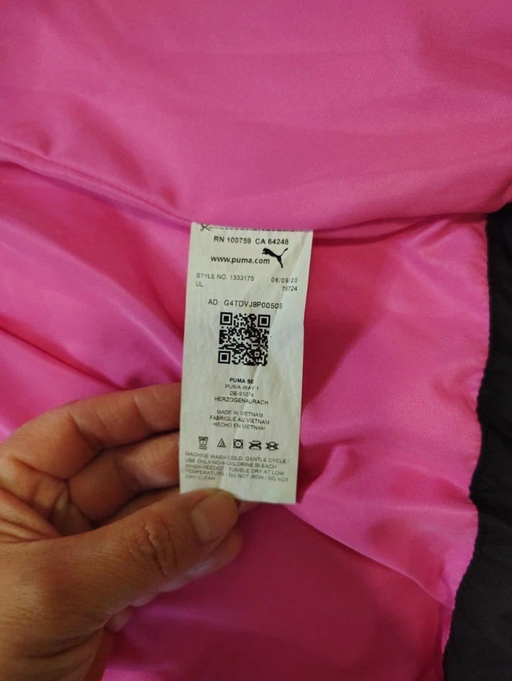 Puma Black / Pink Full Zip Puffer Vest Girls Size 10-12 M - Image 4 of 4