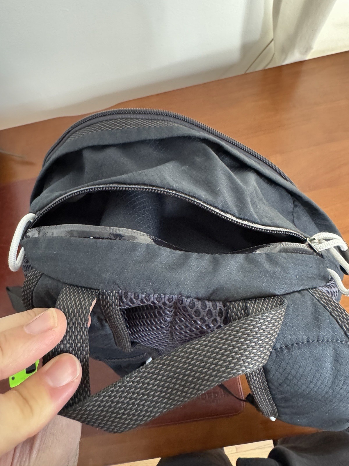 Bellroy Lite Daypack Backpack Shadow  Excellent U… - image 5