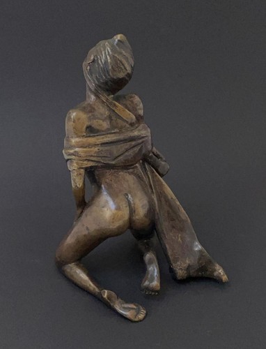 ESCULTURA ERÓTICA MUJER DESNUDA BRONCE LATÓN VINTAGE ARTE ARRIESGADO FIRMADA - Imagen 9 de 9