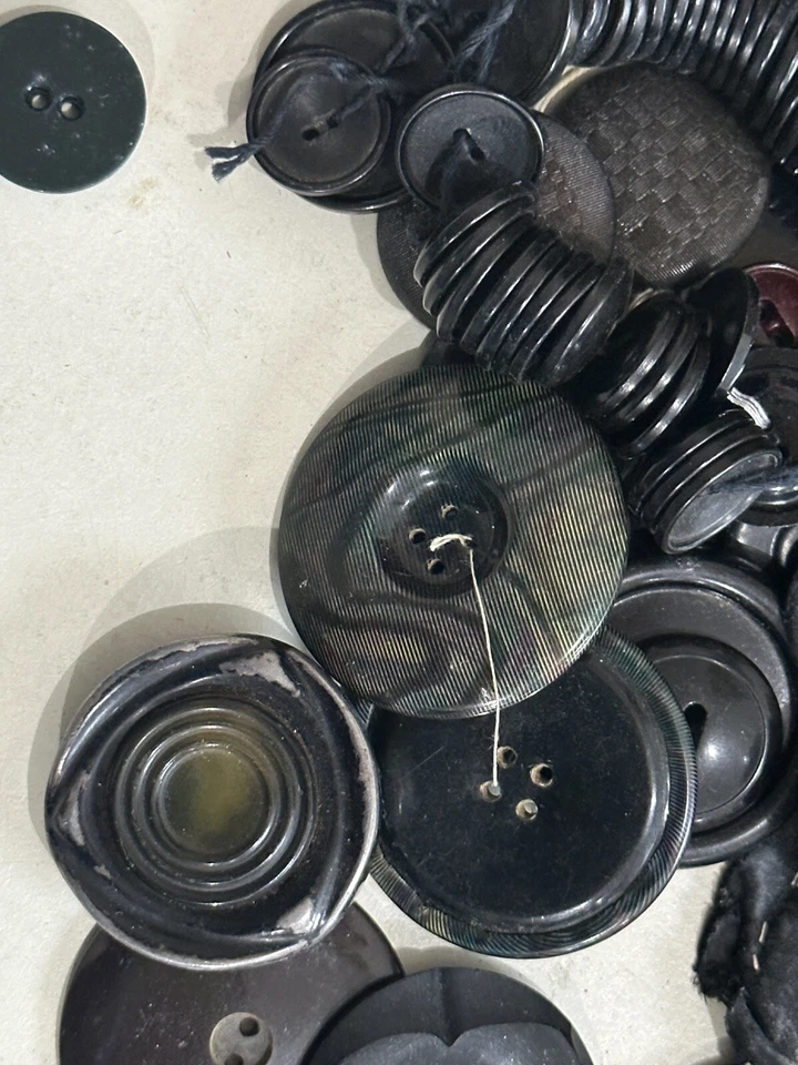 Mix Lot Of 1 Pounds Antique and Vintage Buttons In Tin-As Found-black-brown - Image 2 of 4