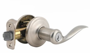 Kwikset Tustin Keyed Entry Lever SmartKey Door Lock in Satin Nickel