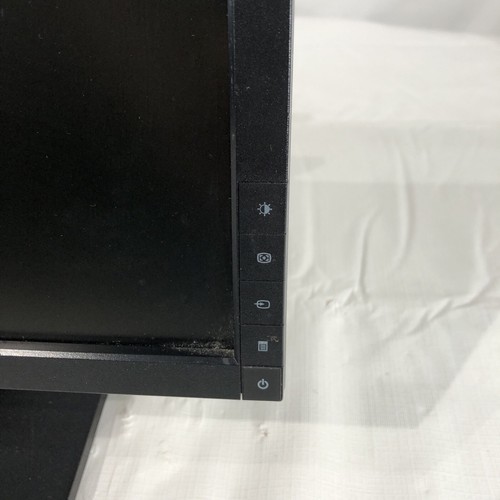 Dell E1909Wf 19" 1440 x 900 Flat Panel 60Hz LCD Monitor with Power Cable - Picture 2 of 11