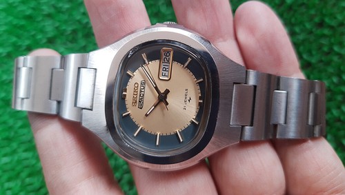 Nice Vintage Seiko 5 Actus model 7019 