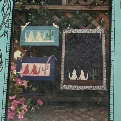 Piecemaker Keepsakes Wallhanging Coyotes & Cactus pattern 17''x21'' 
