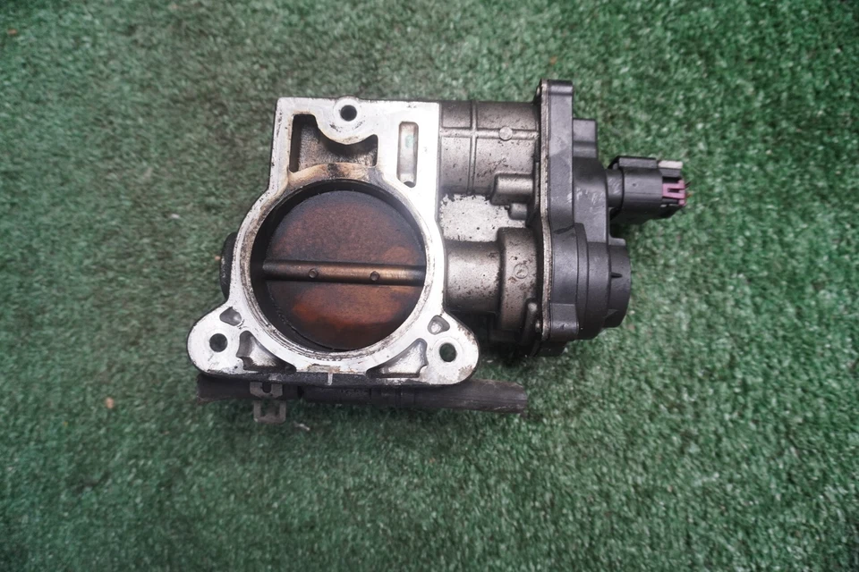 GMC Yukon XL 1500 2003 2004 2005 5,3 L carrocería del acelerador fabricante de equipos originales 193 k millas RME75-3107 Foto 2 de 2