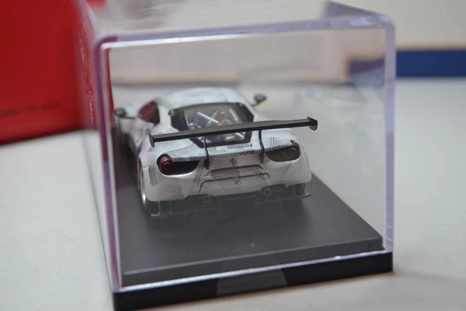 MODELOS LOOKSMART - FERRARI 488 GT3 - BLANCO - MODELO COCHE ESCALA 1:43 LSRC18 Foto 4 de 4