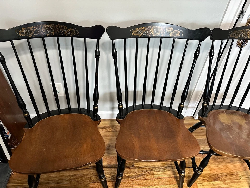 L. HITCHCOCK Dining Chair Windsor Fan Back Gold Stenciling Harvest - Rare!! - Image 2 of 4