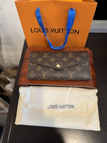Louis. Vuitton Sarah Wallet With Shopping Bag, Great Gift