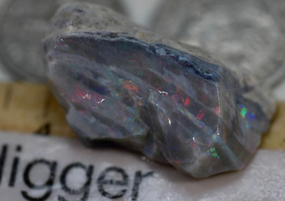 AUSTRALIAN ROUGH BLACK OPAL BRIGHT REDS THICK SKINN TO SKINN COLOR 29ct VIDEO - image 4 of 4