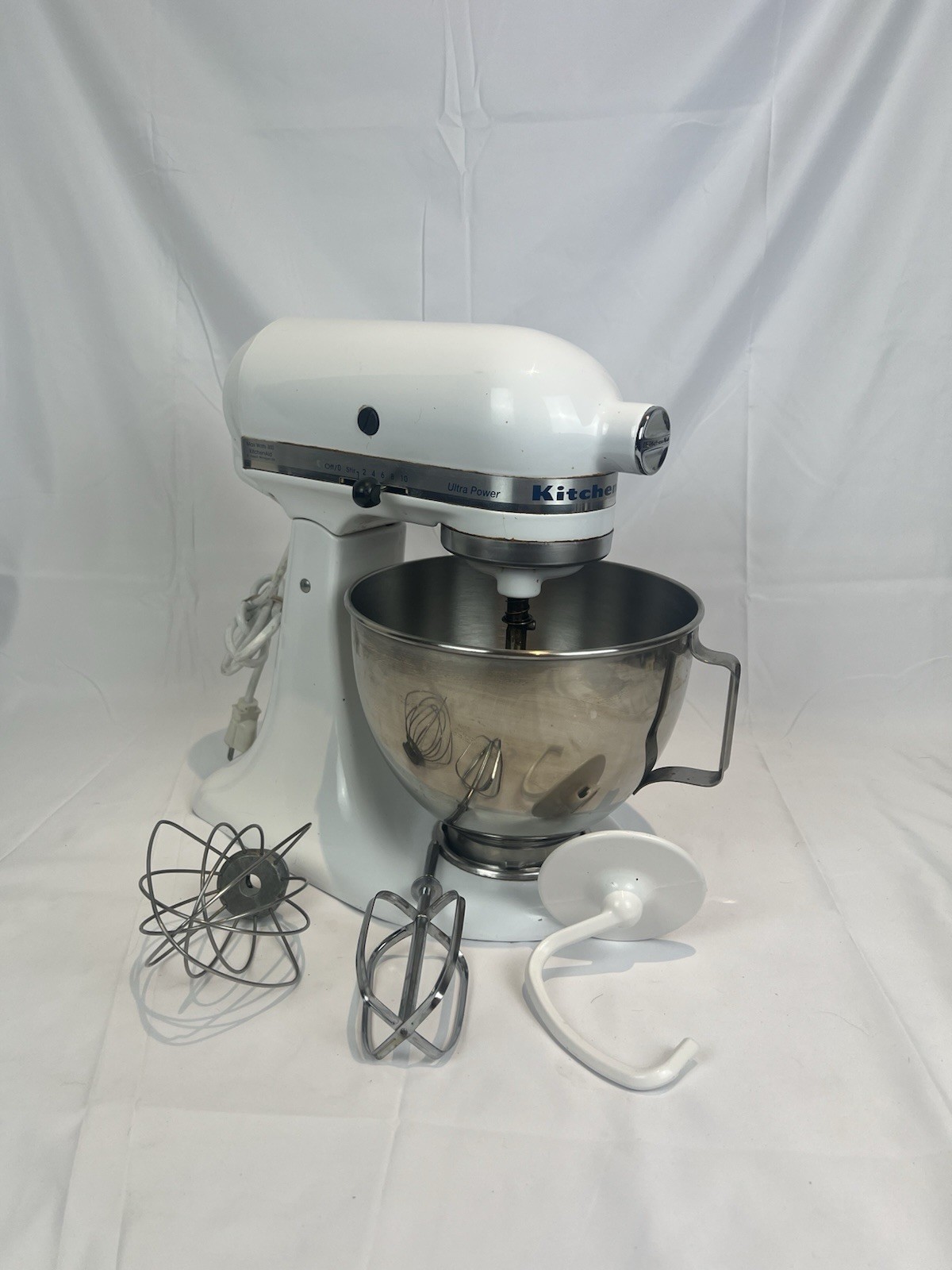 KitchenAid KSM90 10-Speed Ultra Power Stand Mixer with Bowl and 3 Attachments Fully Functional-image