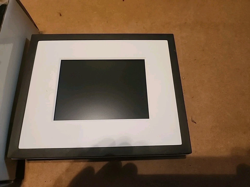 SHOMI 5" LCD Screen Digital Photo Frame. Brand New... Free Shipping! - Image 3 of 4