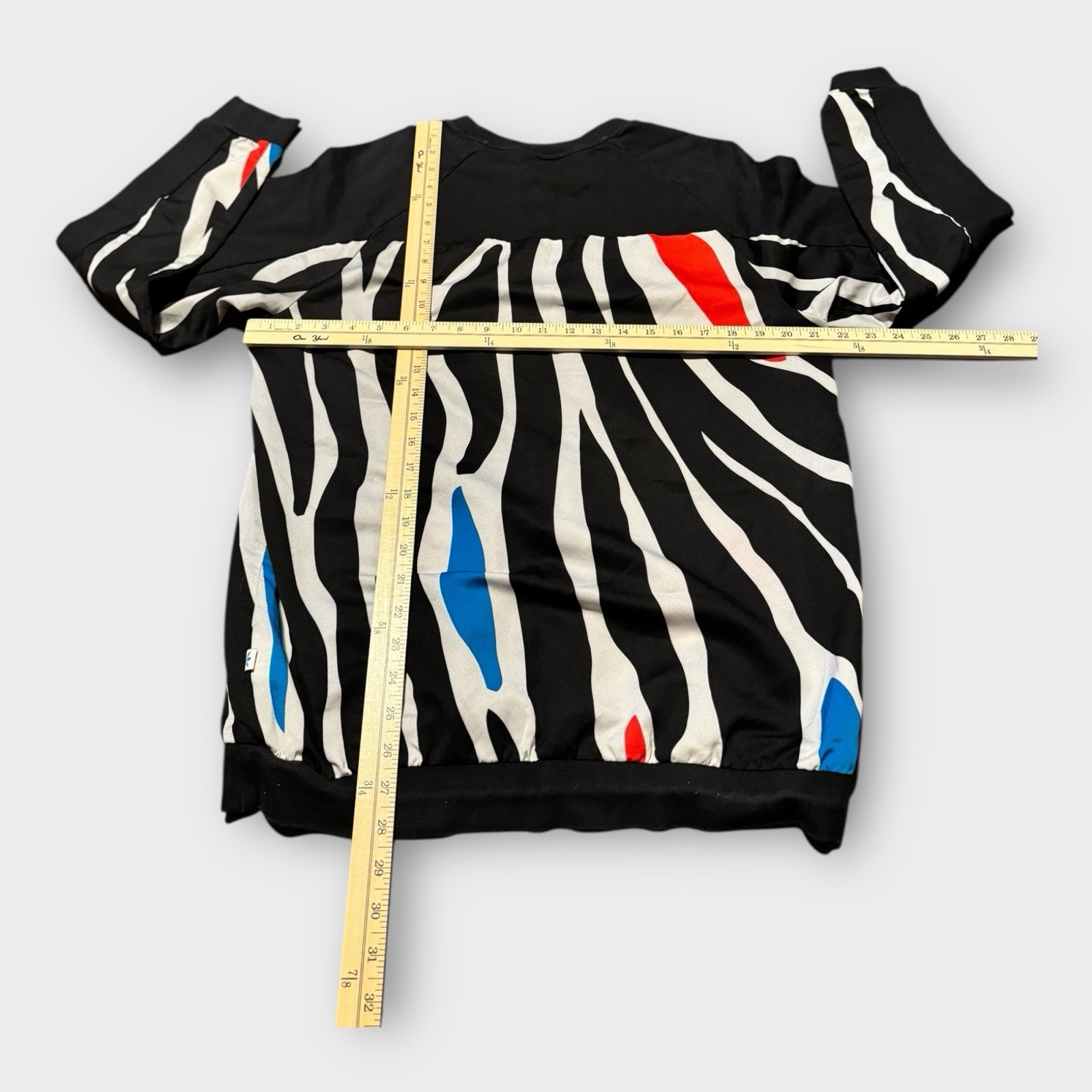 Adidas Originals Zebra Pullover Sweater Big Logo Women’s Medium Athletic Sweat image 3